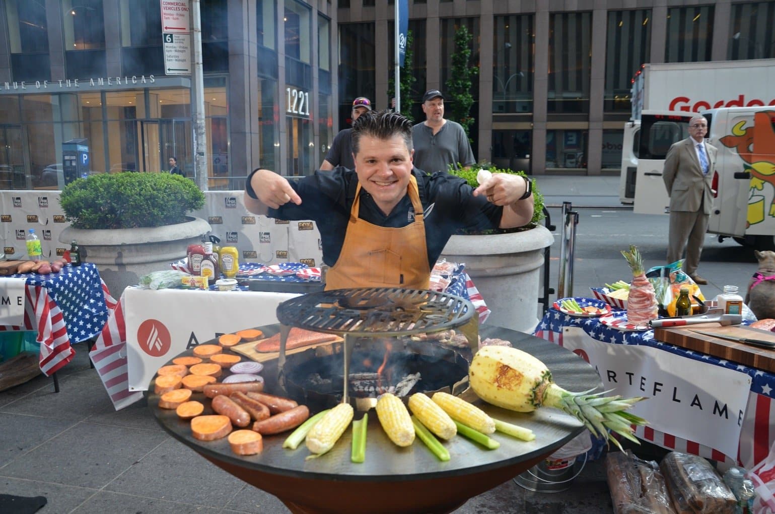 Searing grill outlet grates